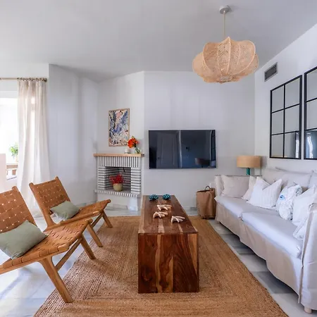 Con Piscina. Naranjos De Apartamento Marbella