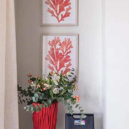 Apartamento Con Piscina. Naranjos De Marbella