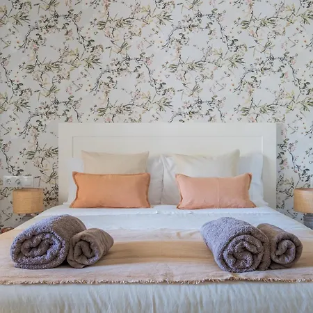 Con Piscina. Naranjos De *