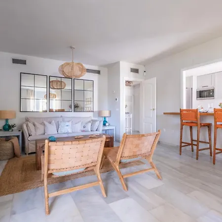 Con Piscina. Naranjos De